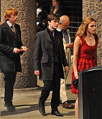 iheartwatson-harrypotter-deathlyhallows-set-20090420-001.jpg