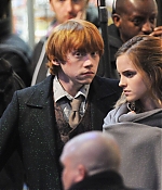 iheartwatson-harrypotter-deathlyhallows-set-20090420-037.jpg