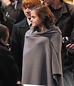 iheartwatson-harrypotter-deathlyhallows-set-20090420-053.jpg