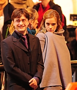 iheartwatson-harrypotter-deathlyhallows-set-20090420-058.jpg