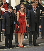 iheartwatson-harrypotter-deathlyhallows-set-20090420-066.jpg
