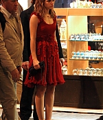 iheartwatson-harrypotter-deathlyhallows-set-20090420-089.jpg