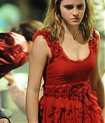 iheartwatson-harrypotter-deathlyhallows-set-20090420-100.jpg