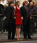 iheartwatson-harrypotter-deathlyhallows-set-20090420-109.jpg