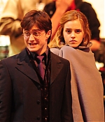 iheartwatson-harrypotter-deathlyhallows-set-20090420-115.jpg