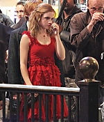iheartwatson-harrypotter-deathlyhallows-set-20090420-130.jpg