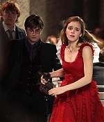 iheartwatson-harrypotter-deathlyhallows-set-20090420-176.jpg