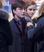 iheartwatson-harrypotter-deathlyhallows-set-20090420-196.jpg
