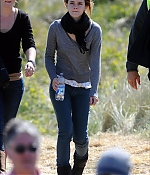 iheartwatson-harrypotter-deathlyhallows-set-20090511-016.jpg