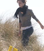 iheartwatson-harrypotter-deathlyhallows-set-20090511-025.jpg