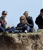 iheartwatson-harrypotter-deathlyhallows-set-20090512-015.jpg