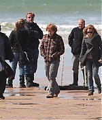 iheartwatson-harrypotter-deathlyhallows-set-20090512-037.jpg