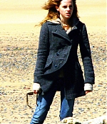 iheartwatson-harrypotter-deathlyhallows-set-20090512-054.jpg